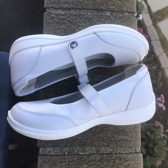 white mary jane nursing shoes